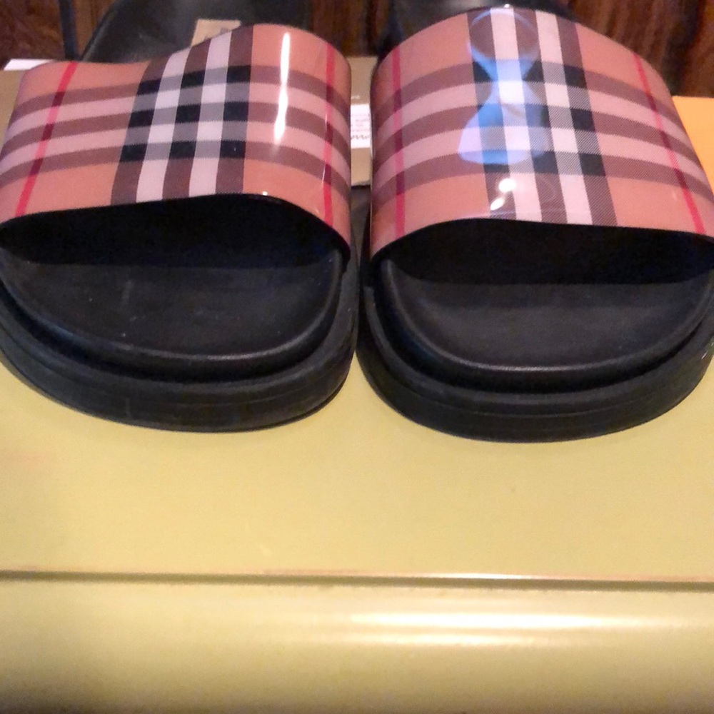Burberry Slides - Picture 5 of 5
